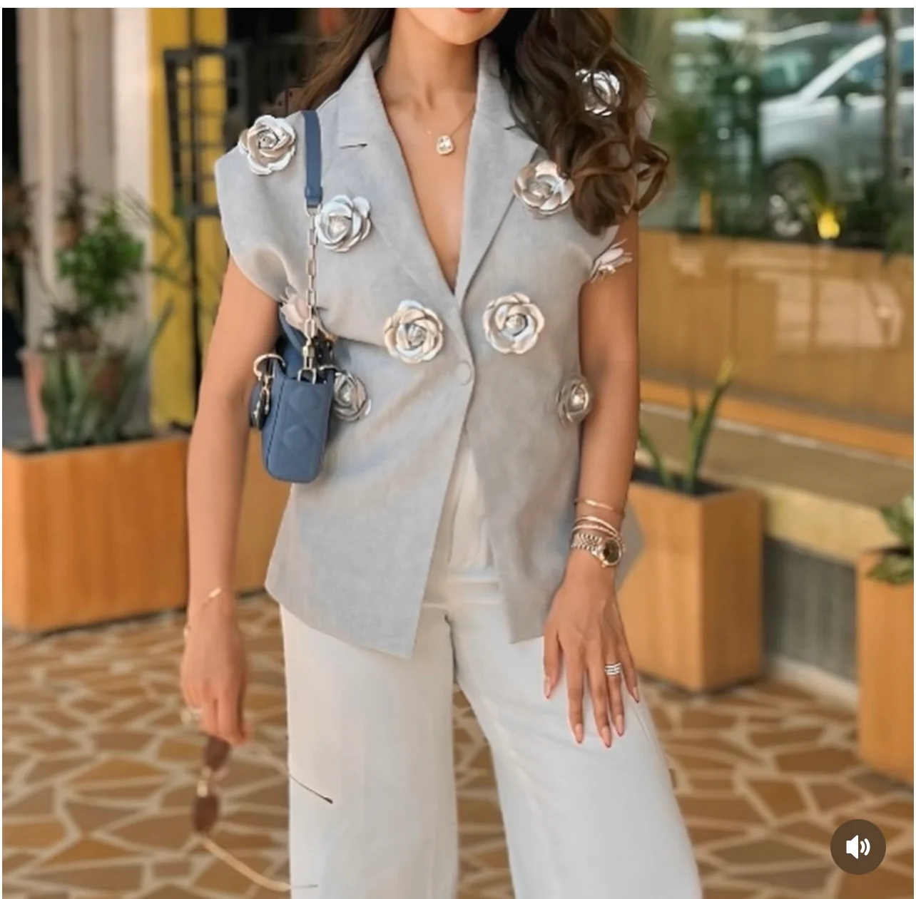 3d flower embellished blazer - Image 3