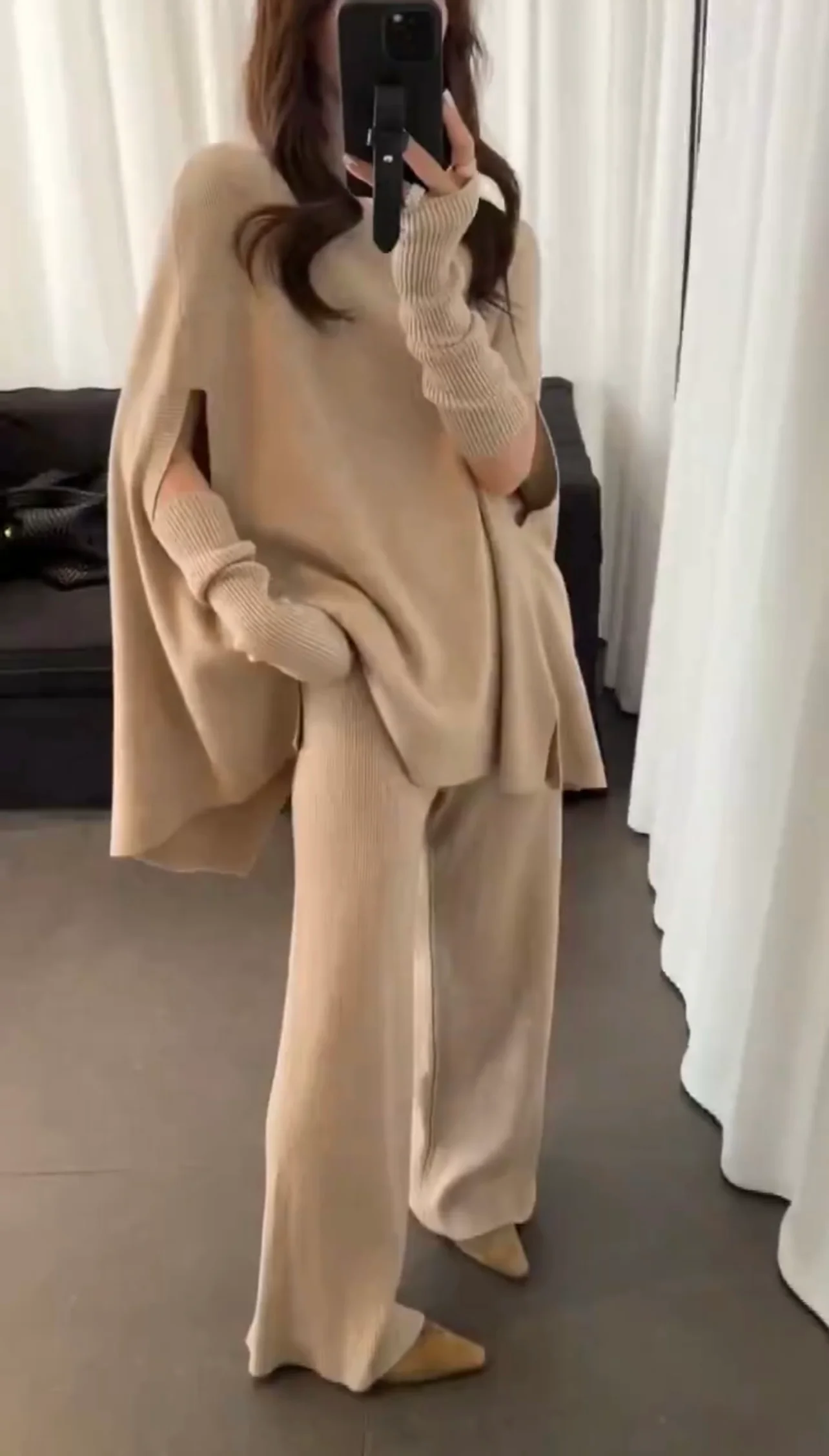 Aura Luxe Cords Set - Image 3