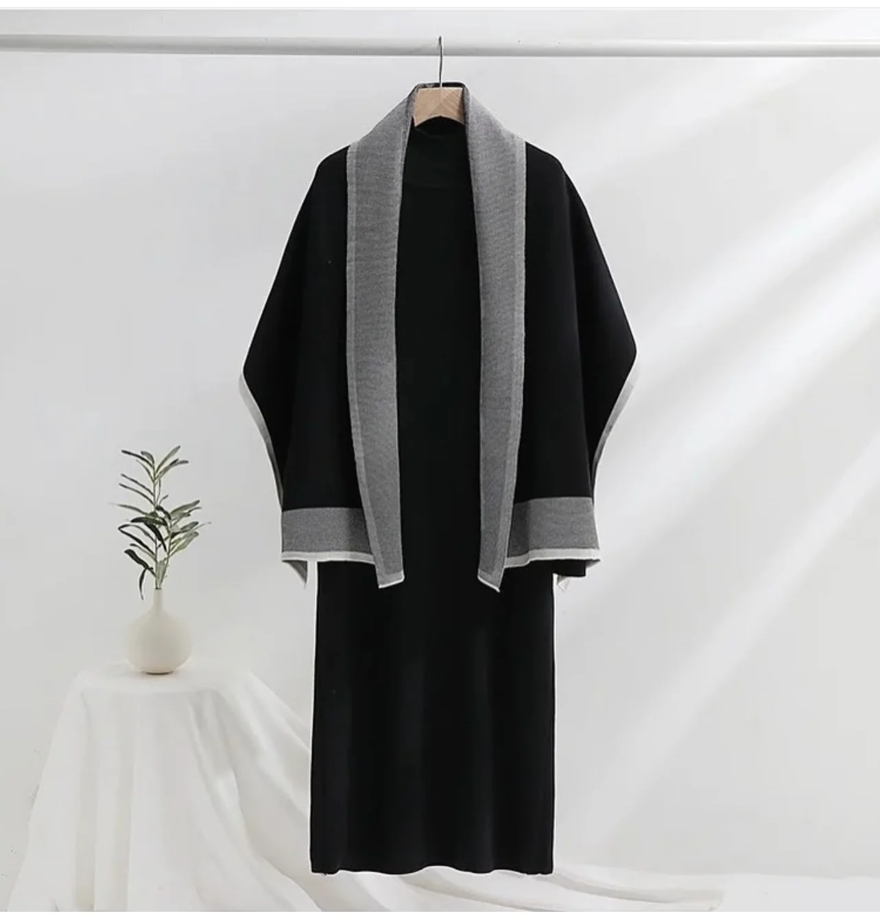 Ava Statement Dress With Stole - Image 3