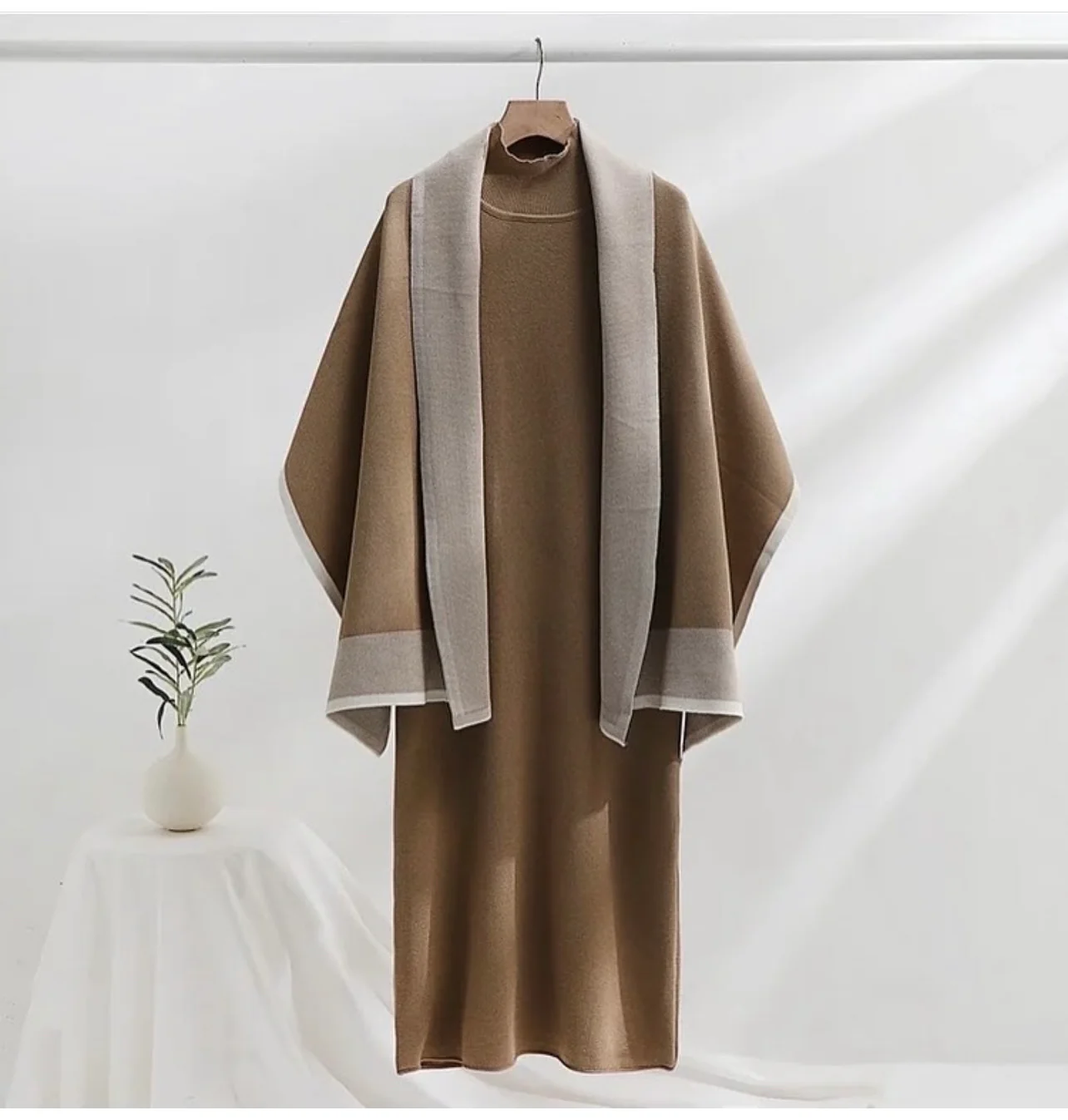 Ava Statement Dress With Stole - Image 5