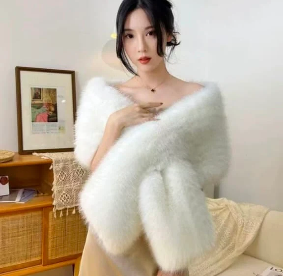 Crimson Elan Fur Wrap - Image 6