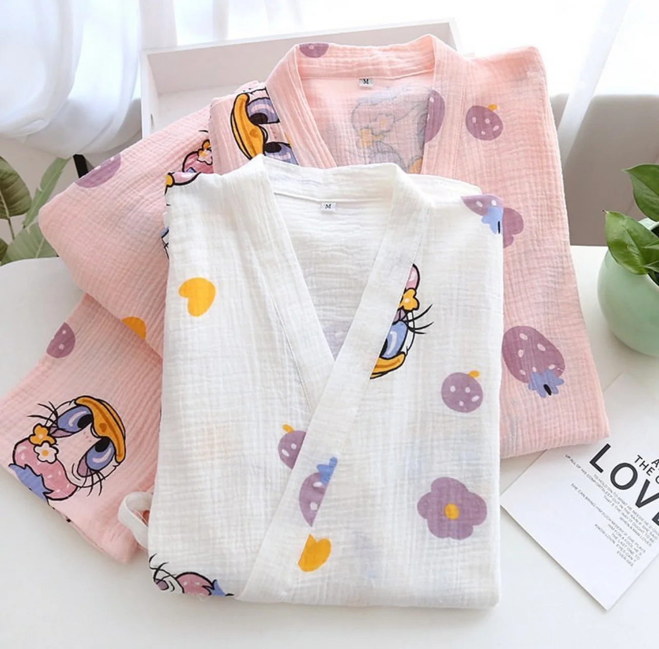 Daisy Duck Nightwear Set - Image 7