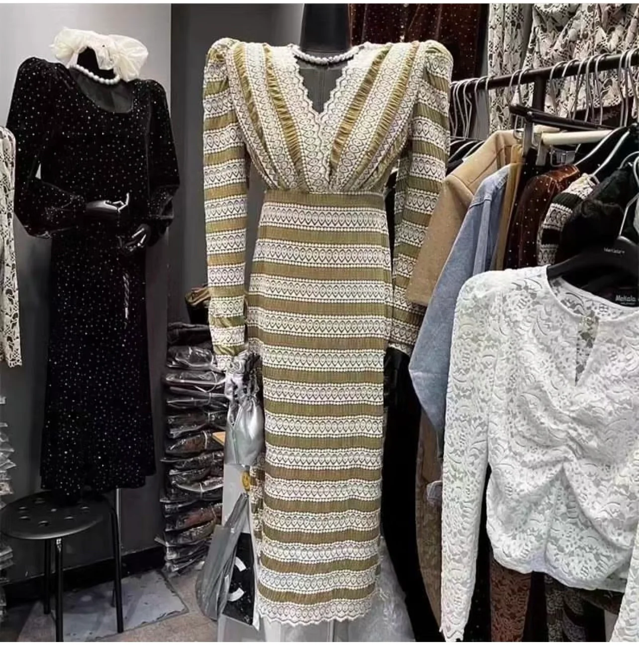 Lille Elegant Dress - Image 4