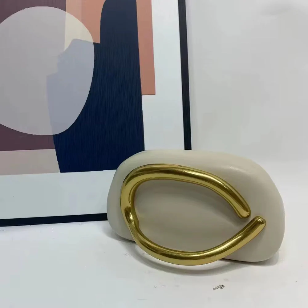 Opulence Arc Clutch Bag - Image 5