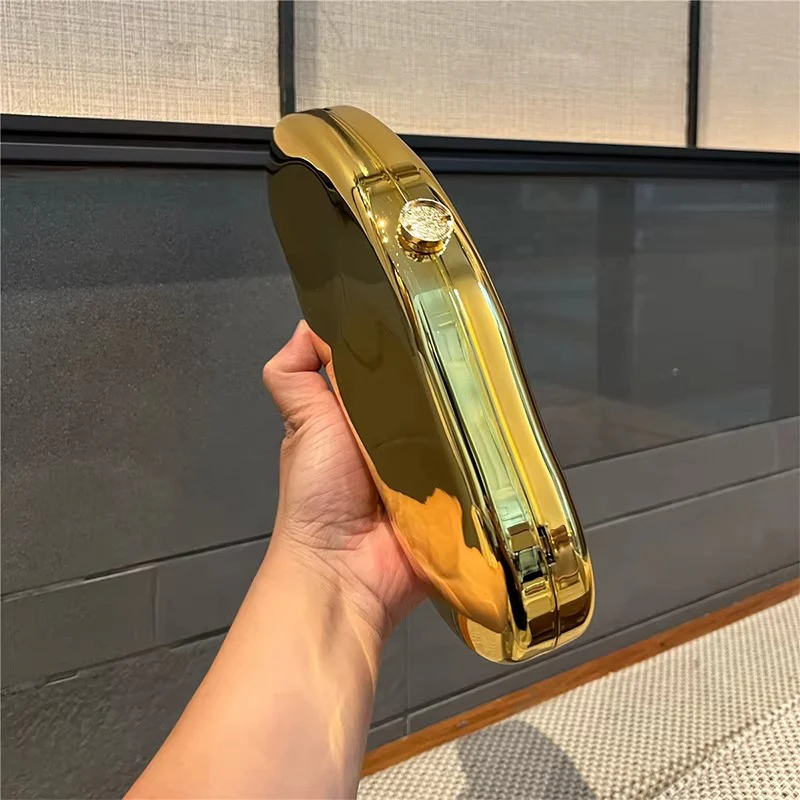 ORO VÉLA Statement Clutch - Image 3