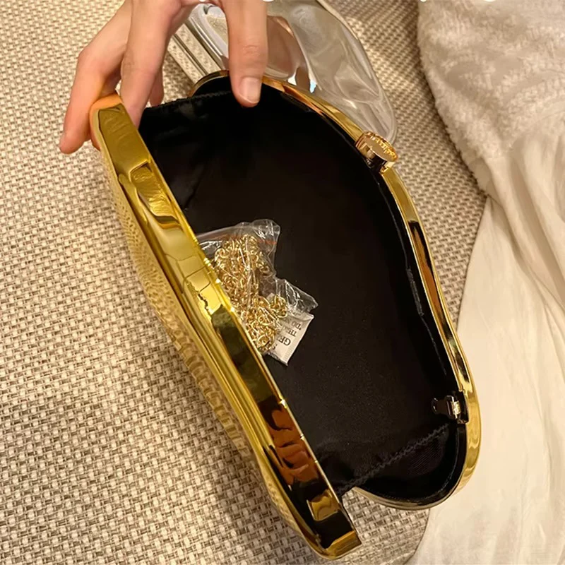 ORO VÉLA Statement Clutch - Image 6