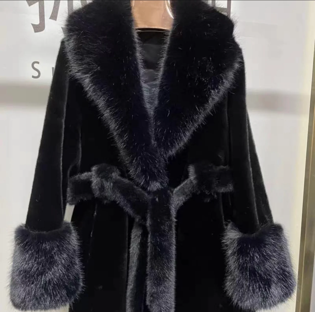 Oslo Fur Coat - Image 10