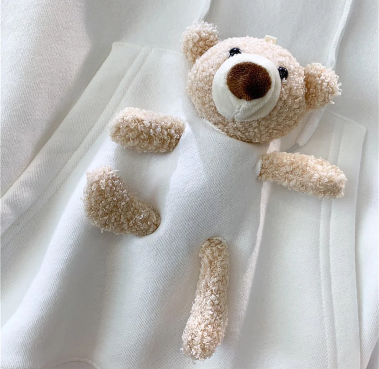 Plush teddy hoodie - Image 4