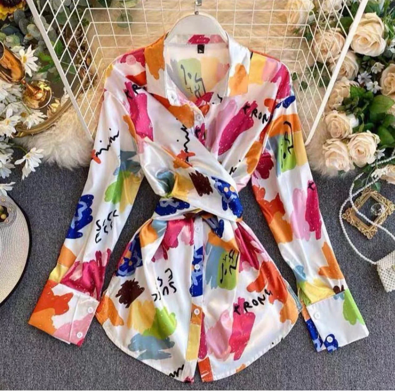 Satin Back Bow Printed Shirt - Image 3