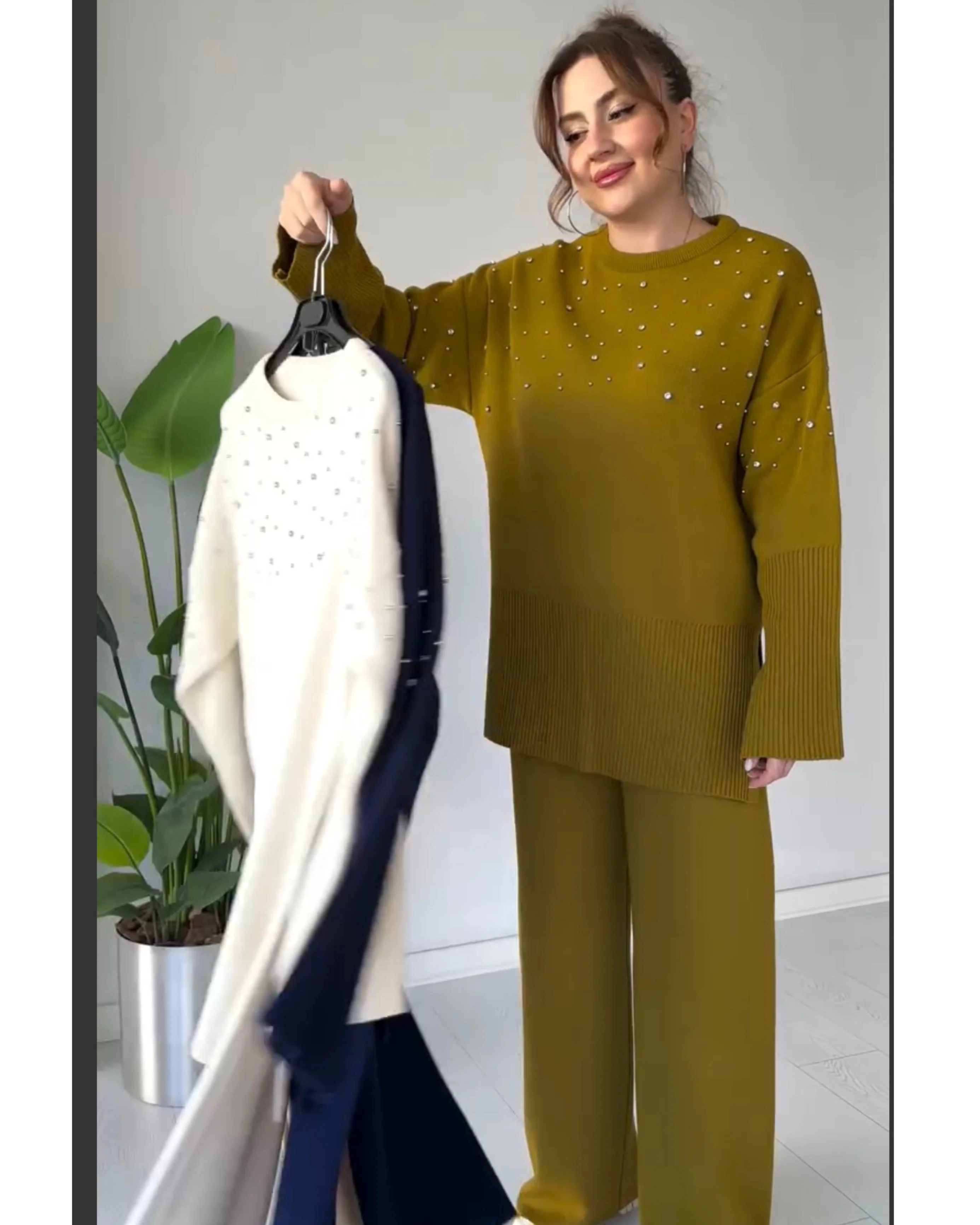 Tia Pearl Cords Set - Image 2