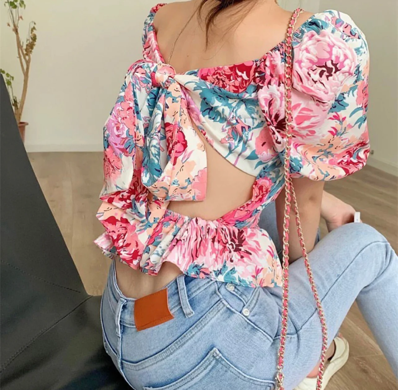 Titli Floral crop top - Image 3